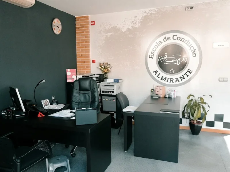 Escola de Condução Almirante