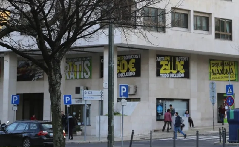 Ensino de Condução Moderna Cruz