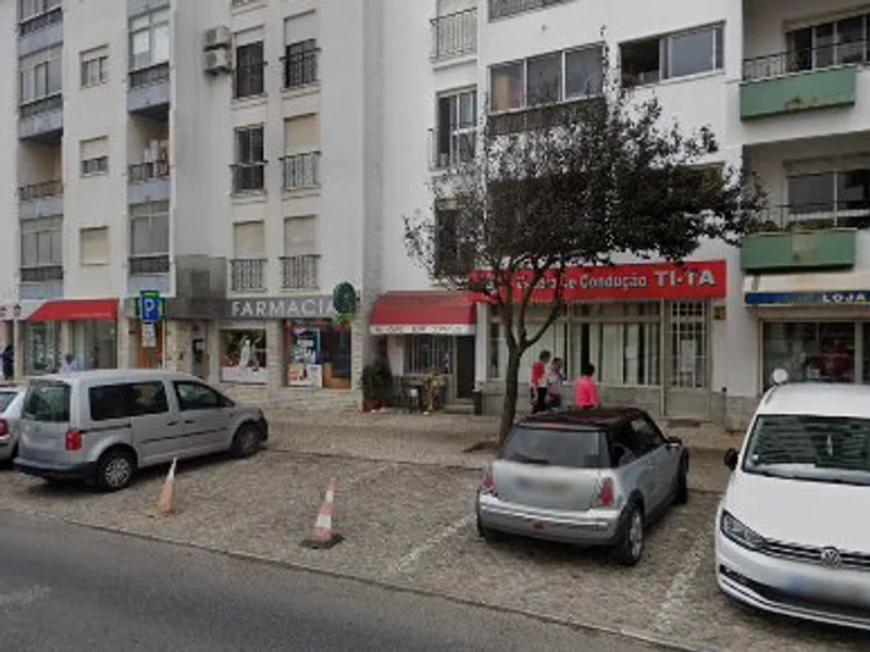 Escola de Condução TITA