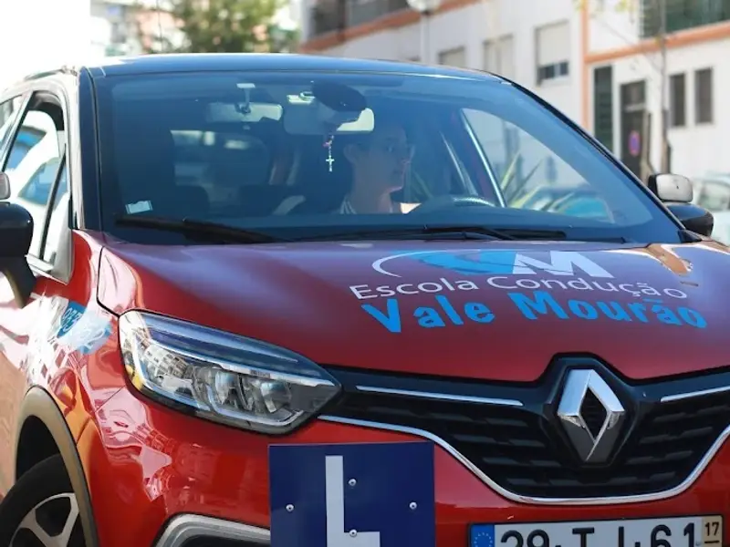 Escola de Condução - Vale Mourão