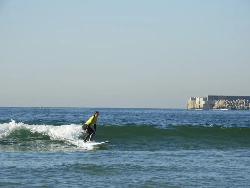 Linha de Onda - Surfing School - Porto