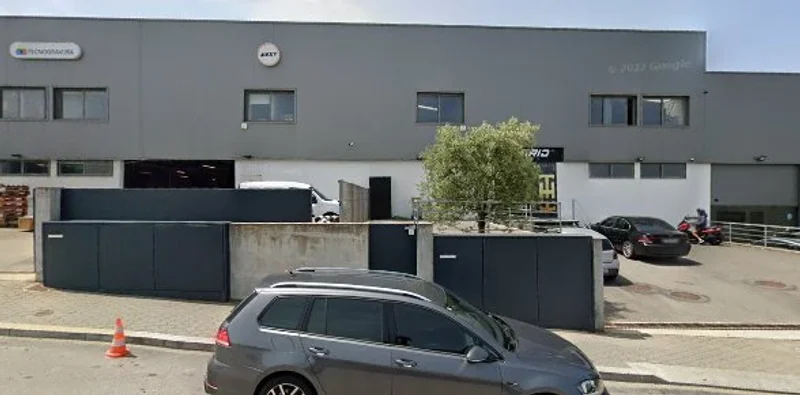 Hybrid Training Center