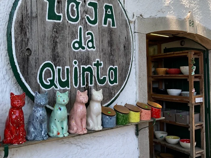 Loja da Quinta (artesanato e tapecaria).