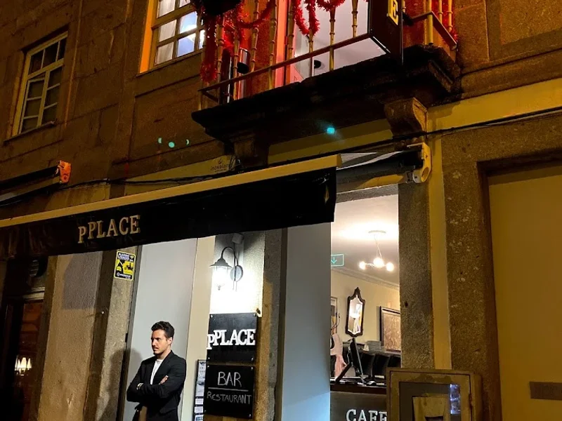 pPlace Restaurant & Cocktail Bar