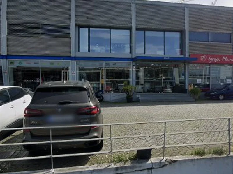 Paulo & Daniela - Comércio Peças Auto, Lda