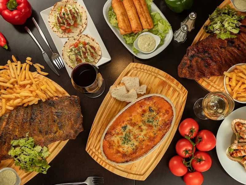 pPlace Restaurant & Cocktail Bar