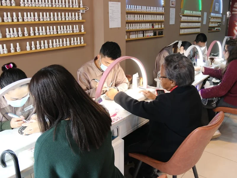 Usa Nails- Massagem e Unhas