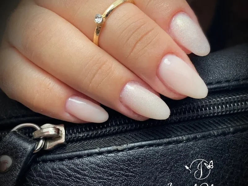 Ingrid Oliver Nail Designer