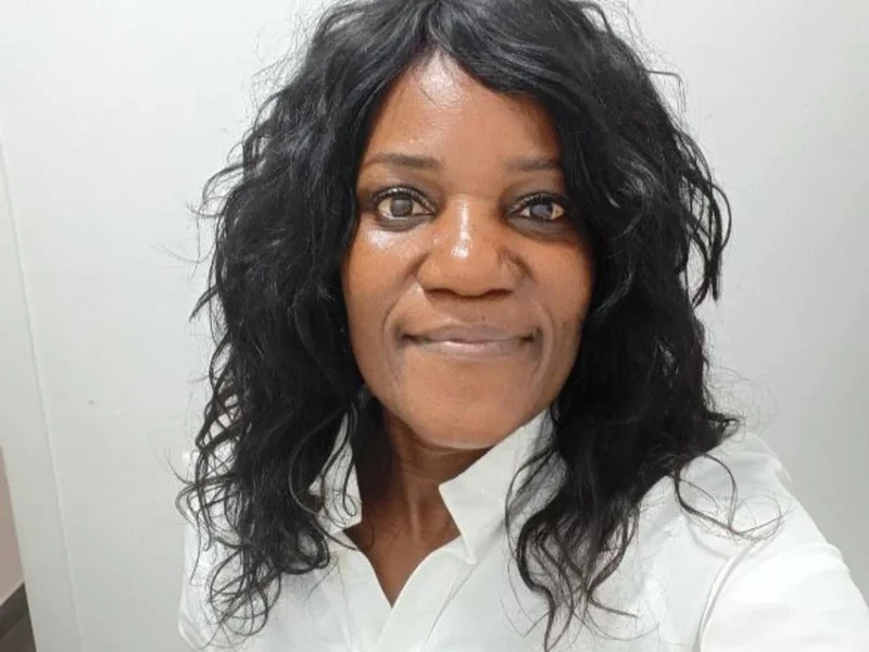 Helena Sitoe Hair dresser / cabeleireira