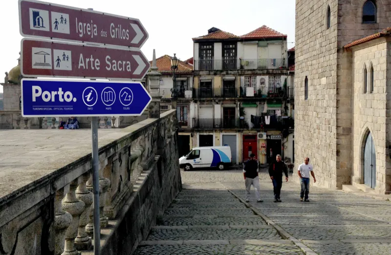 Porto Tourism Office - Sé