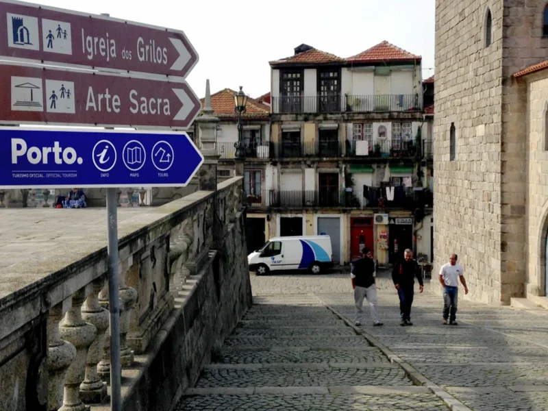 Porto Tourism Office - Sé