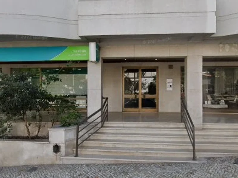 Clínica Dentária OralMED Cascais