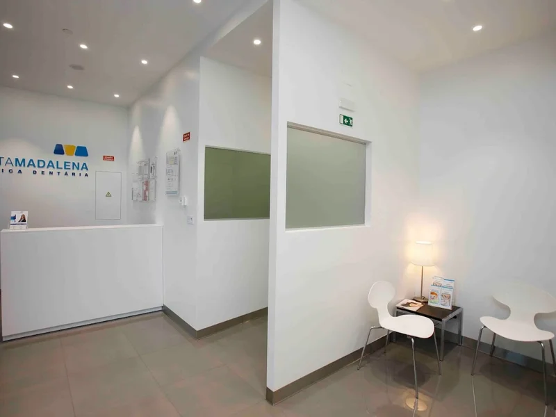 Clínica Santa Madalena Loures Shopping