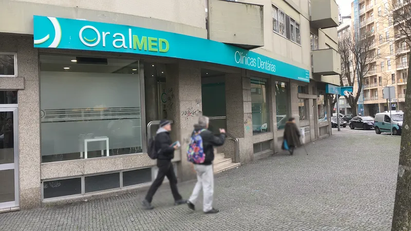 Clínica Dentária OralMED Matosinhos