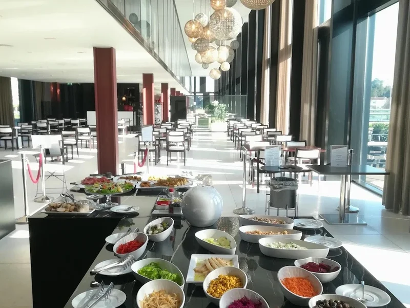 AXIS VIANA BUSINESS & SPA HOTEL