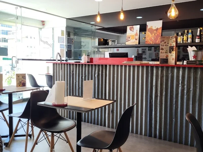 Tio Fafá Hamburgueria - Póvoa