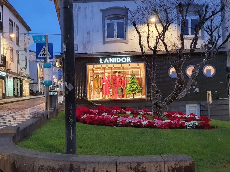 Lanidor Woman