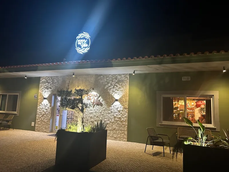 Fora da Vila-Tapas e Vinhos