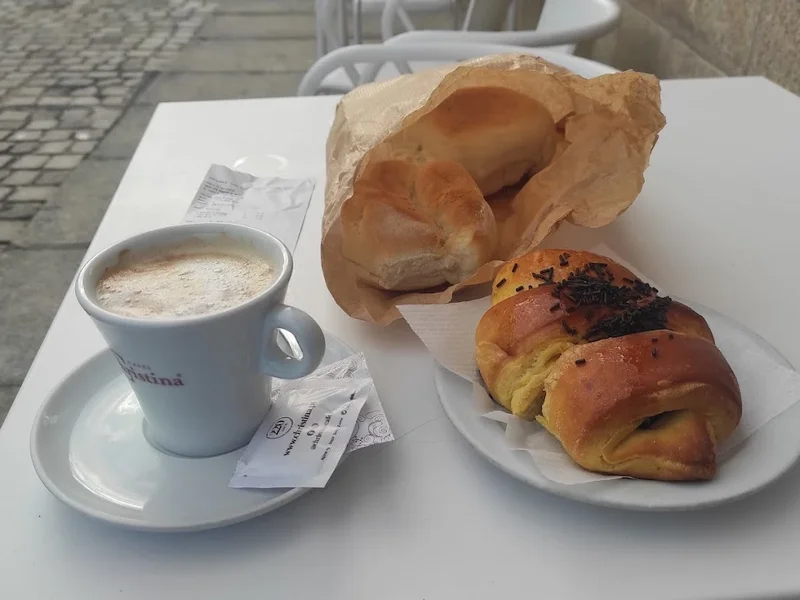 Pão Quente Grillo e Companhia