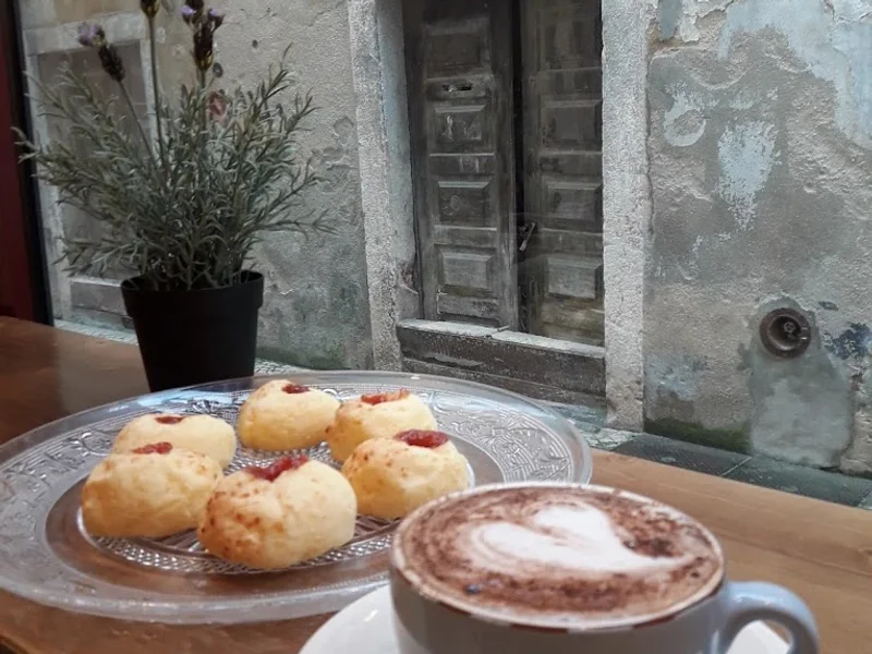 Rei Arthur Café Bistrô