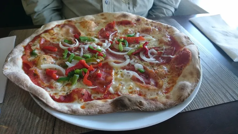 La Villa Pizzeria