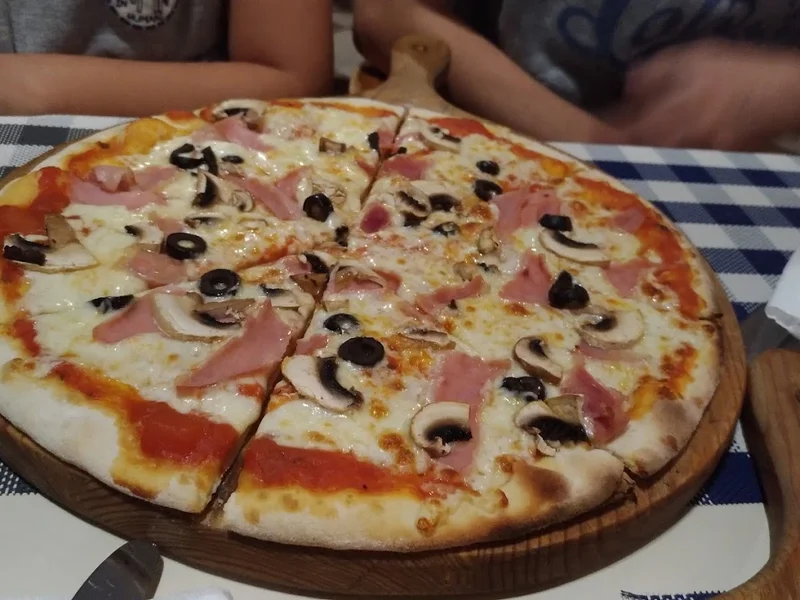 Papadoc Pizza & Pasta Caffe