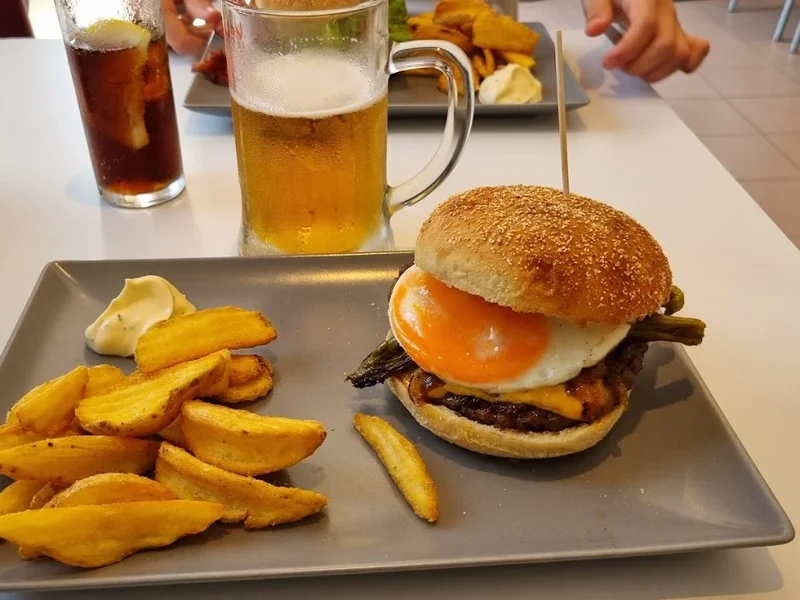 Guarda Rios Hamburgueria & Tapas