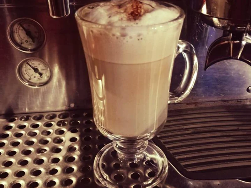 Até Qu'enfim Café / Bar