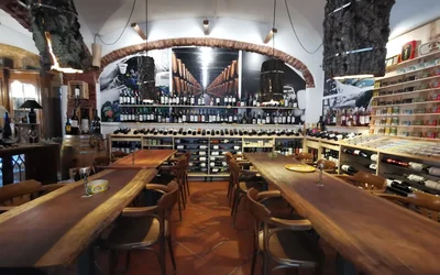 Lista 9 bares para beber cocktails no Silves Faro