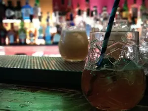 bares para beber cocktails no Lagos Faro