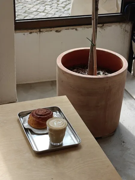 THE TABLE - COFFEE COWORK & CO.