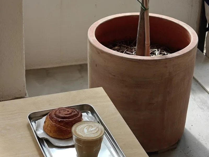 THE TABLE - COFFEE COWORK & CO.