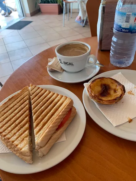 Cafe Leo's