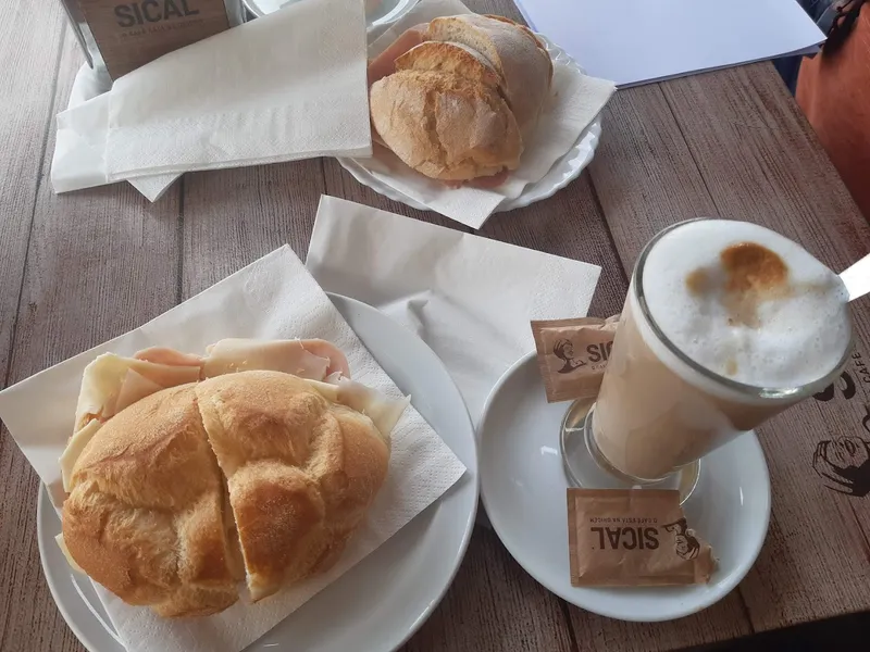 Cafe Machado