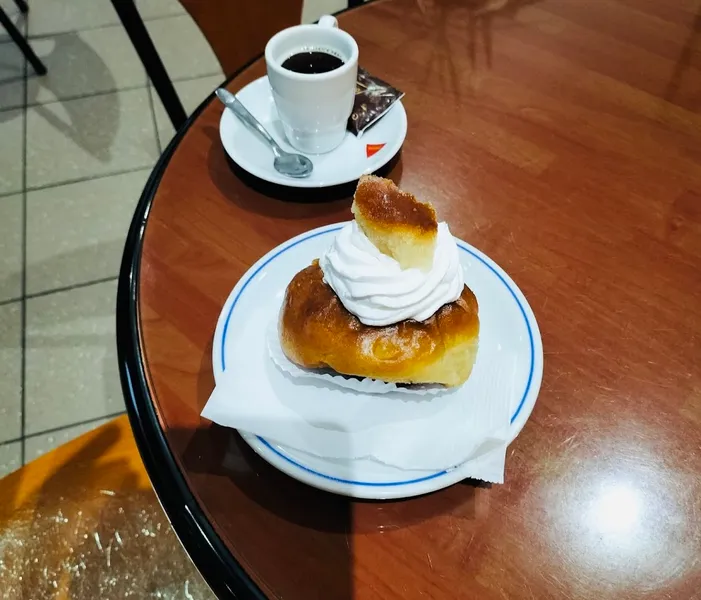 Pastelaria Delícia