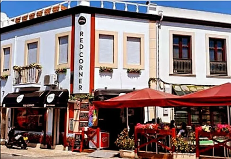 Red Corner Café