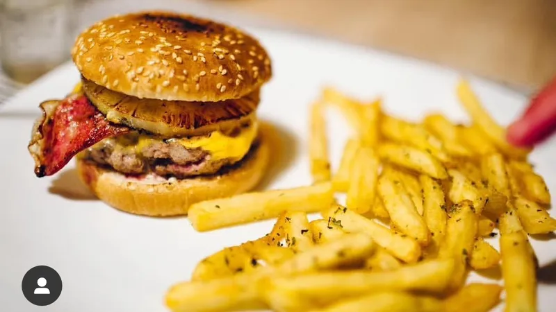 Álef Burger Bar