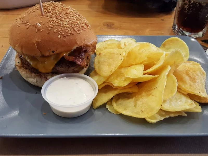 MIAMI Burger & Steak