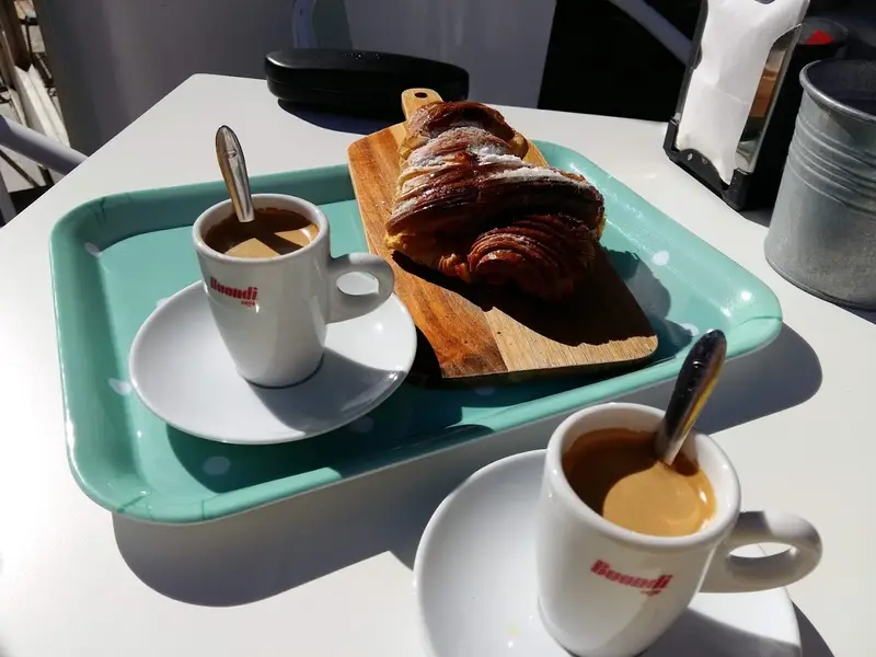 O Melhor Croissant da Minha Rua