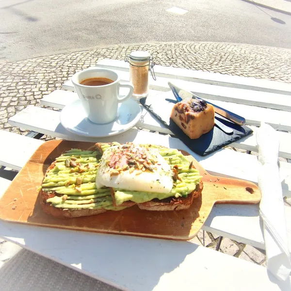Leaves Café