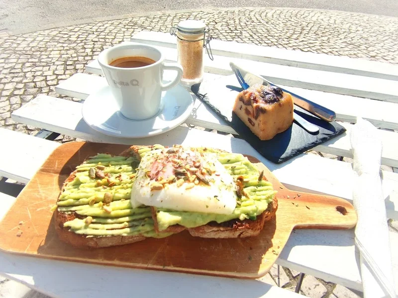 Leaves Café