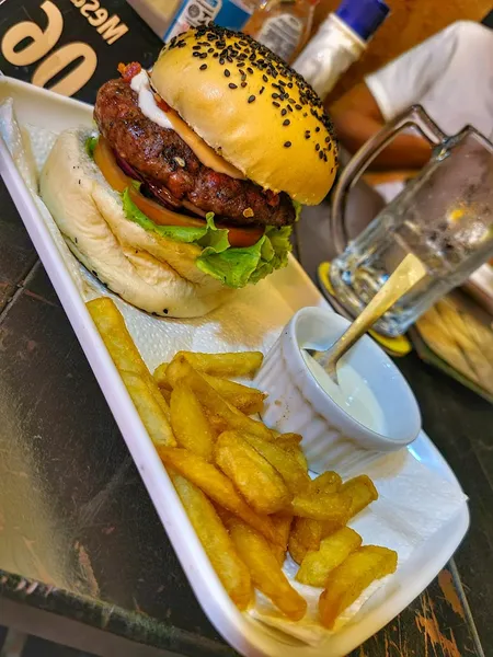 FUNDO DA GROTA BURGER BEER