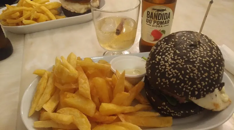 Burguesita - Santarém
