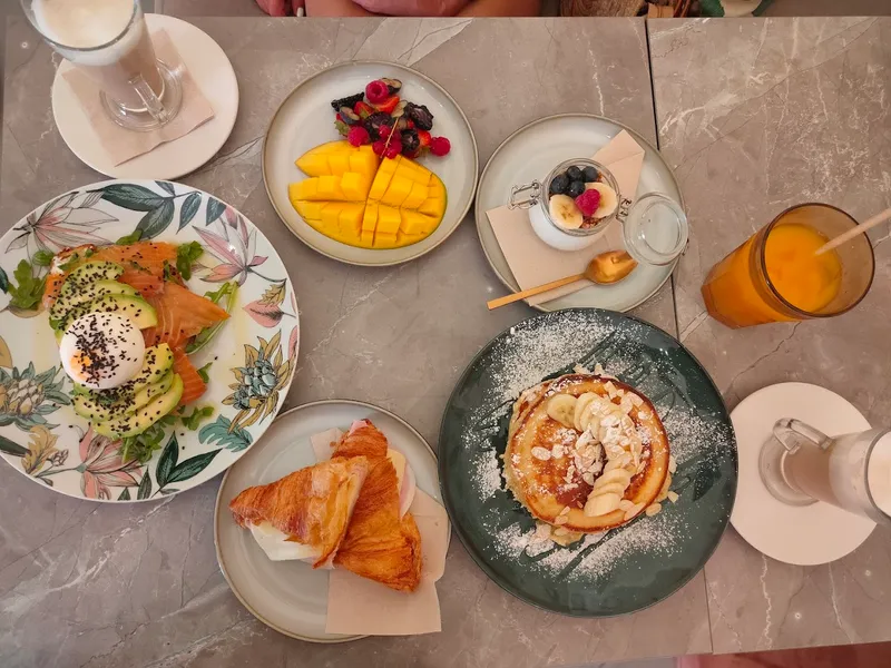 La Bella - Coffee & Brunch