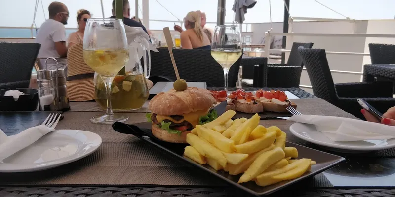 Iguana Café