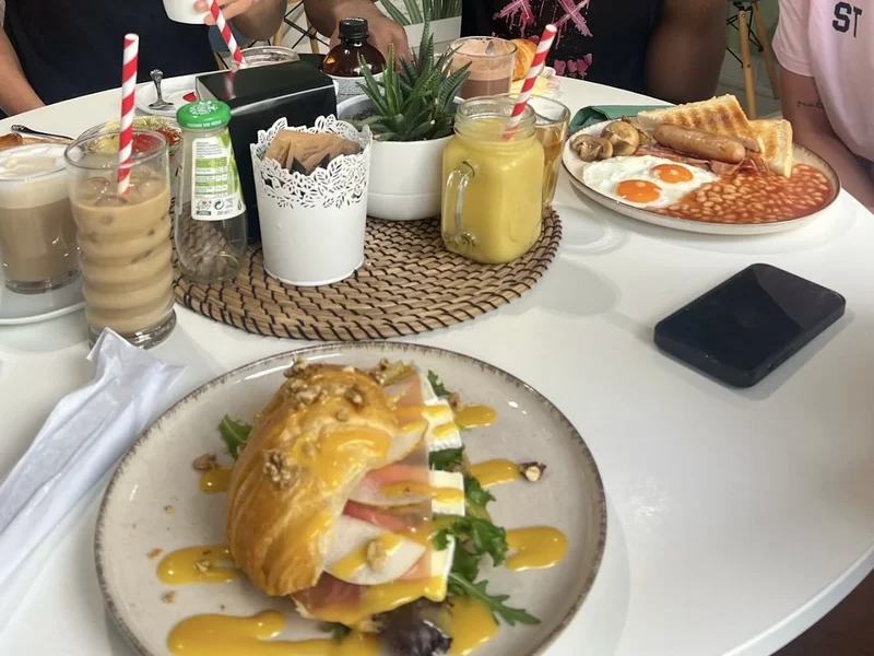 Coffeine&brunch