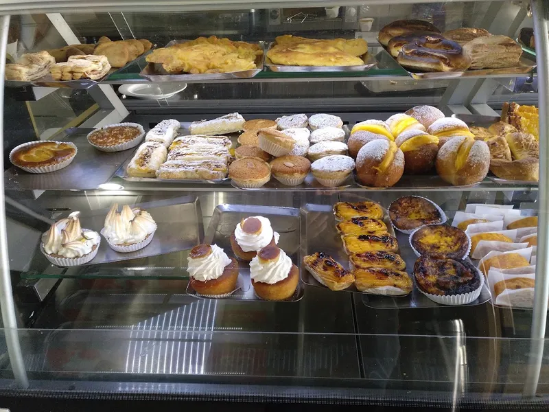 Pastelaria Caminhense... Fabrico proprio...