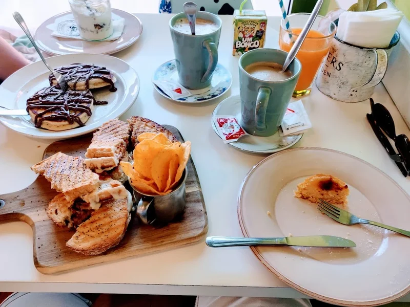 Café Hello Darling