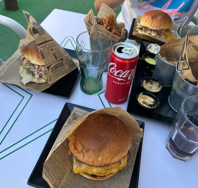 Fábrica - Café & Lounge