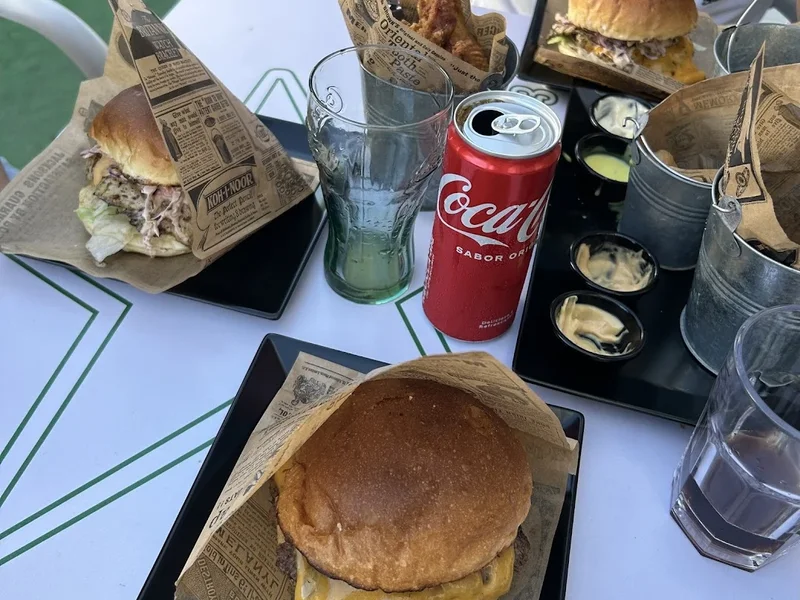 Fábrica - Café & Lounge